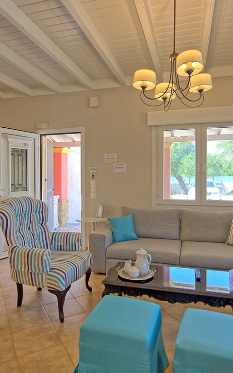 Beach Villa Joanna: Cuisine, Salle à manger, Salon