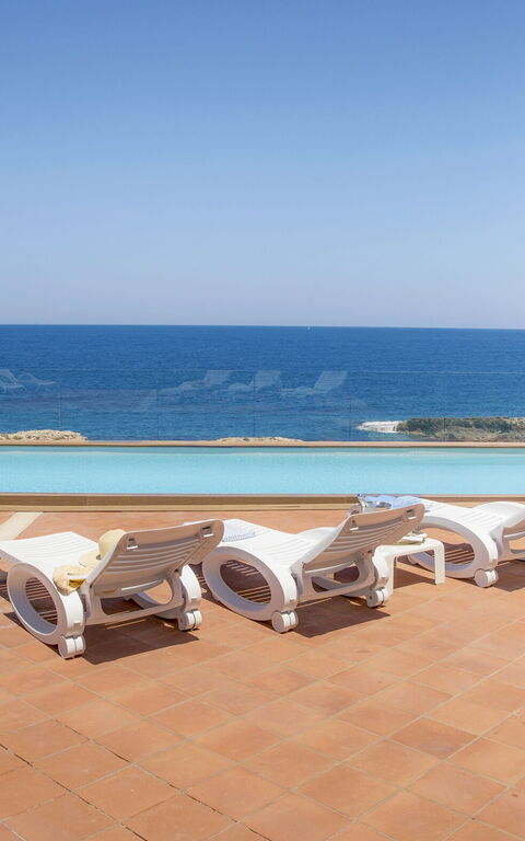 Villa Ala: bassin, Extérieur