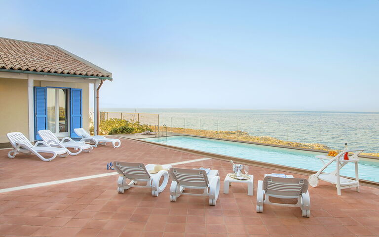 Villa Ala: bassin, Extérieur, Vues