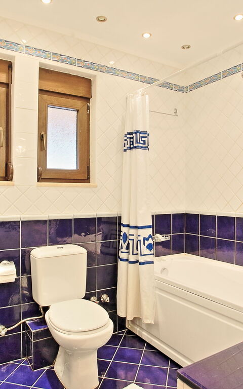 Acharavi Beach Villa: Salle de bain