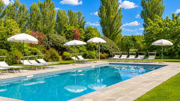 Villa Cangeli: bassin, Extérieur, Jardin