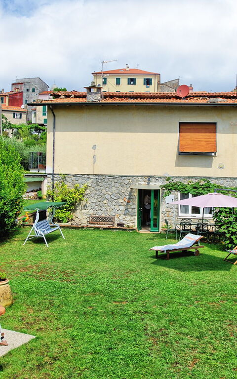 Casa Al Bosco: bassin, Jardin