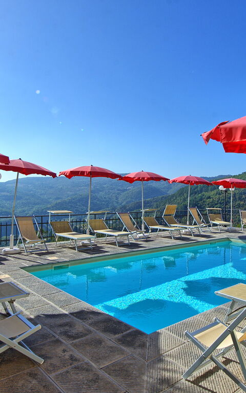 Casalta: bassin, Extérieur, Extérieurs