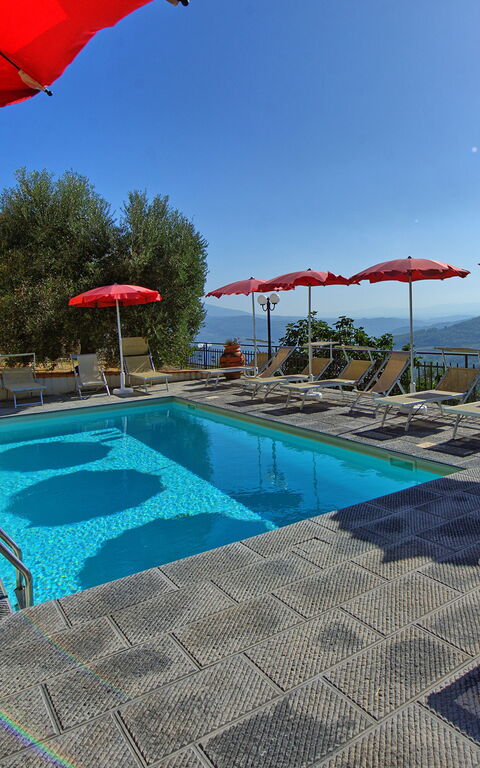 Casalta: bassin, Extérieur, Extérieurs