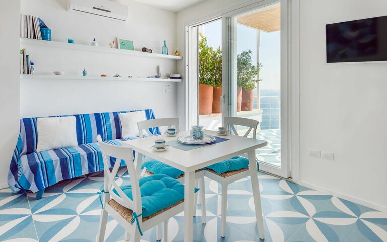 Villa Infinity: Salle à manger, Salon