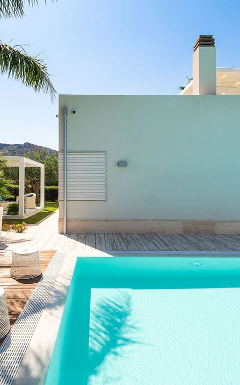 Villa Bellini: bassin, Extérieurs