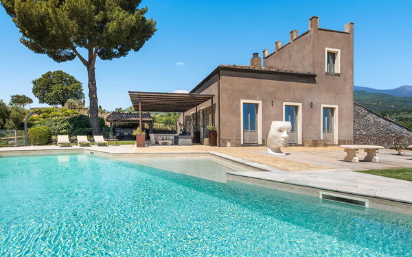 Villa Torre Etnea: bassin, Extérieur, Extérieurs