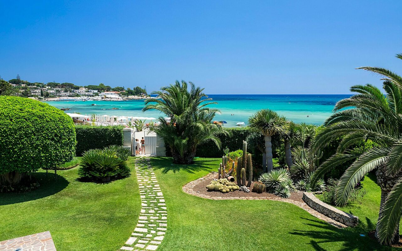 Villa La Plage: Extérieur, Jardin, Vues