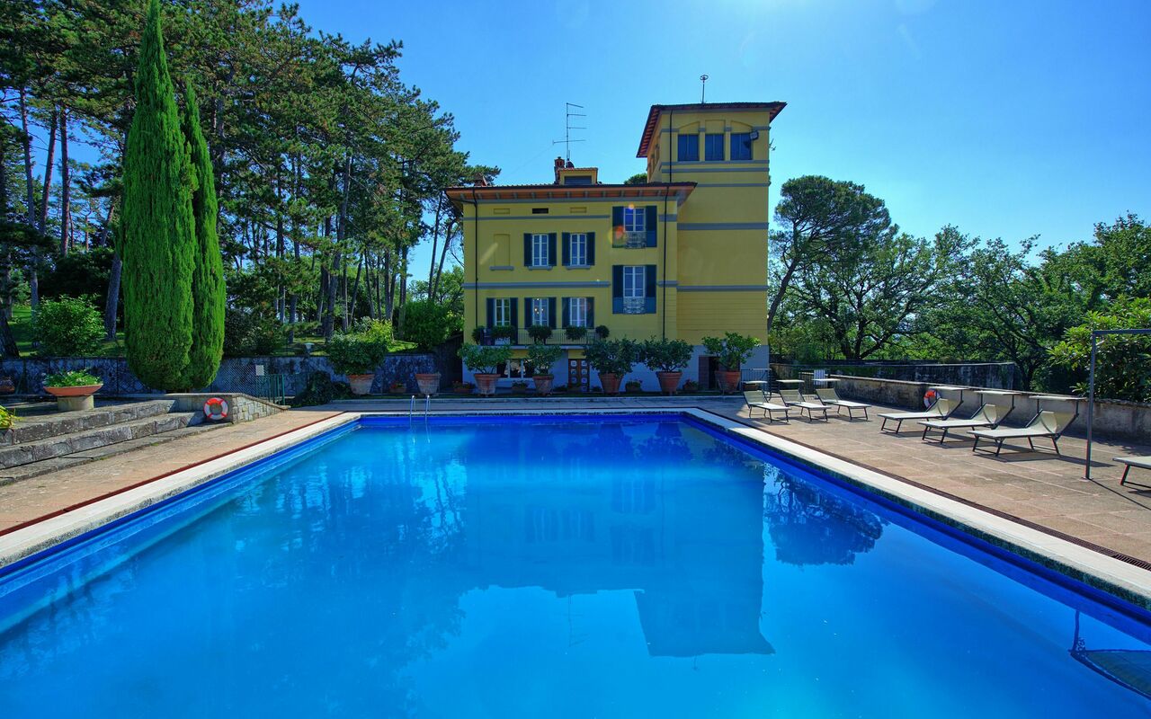 Villa Cuculo: bassin, Extérieurs, Jardin