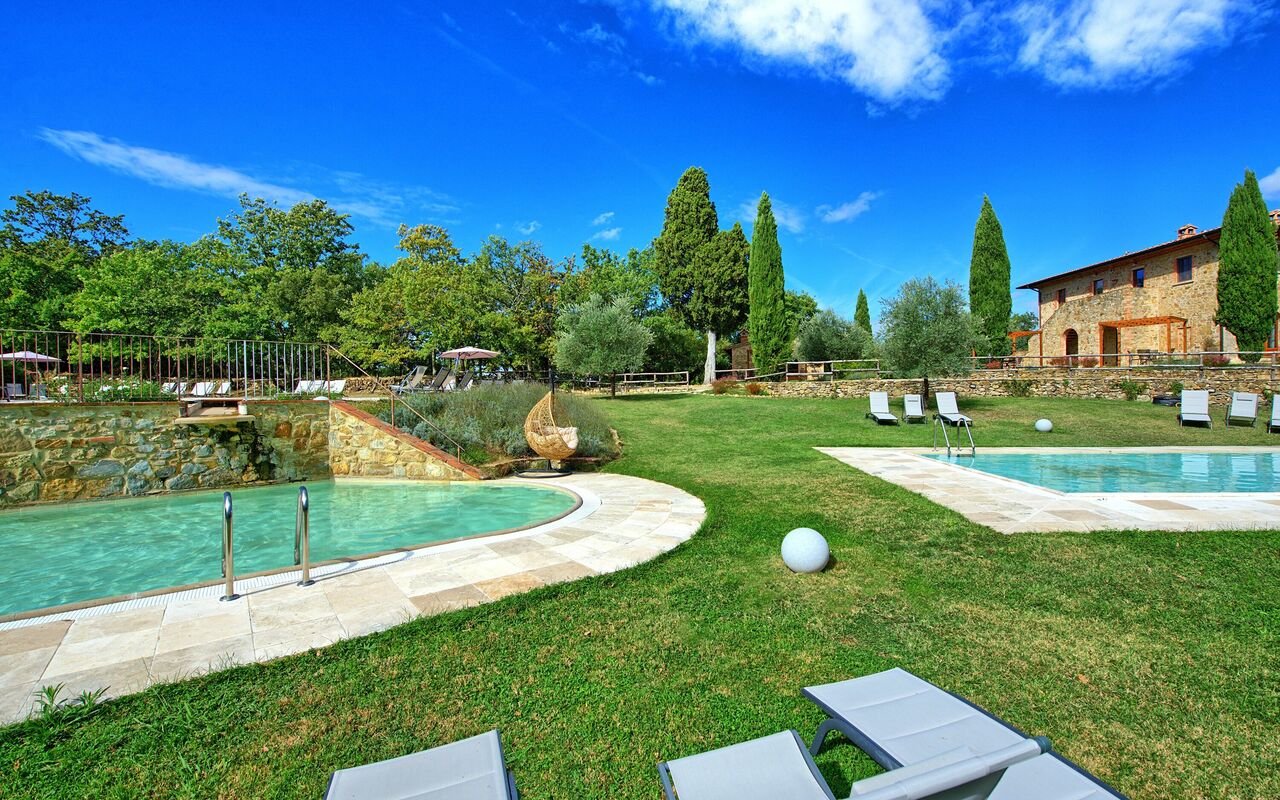 Borgo Mulignone: bassin, Jardin