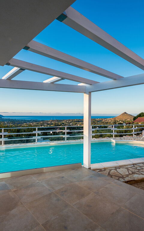 Villa Scire: bassin, Extérieur