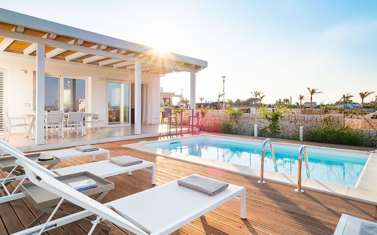 Villa San Lorenzo Palma: bassin, Extérieur