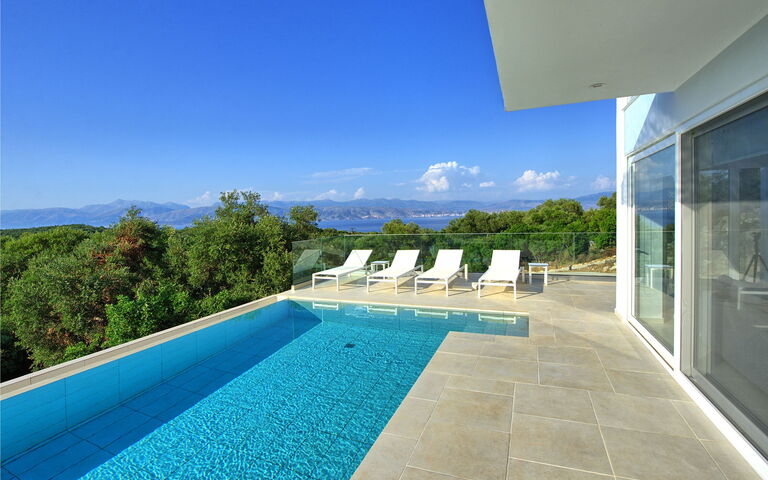 Villa Nafsika: bassin, Extérieurs