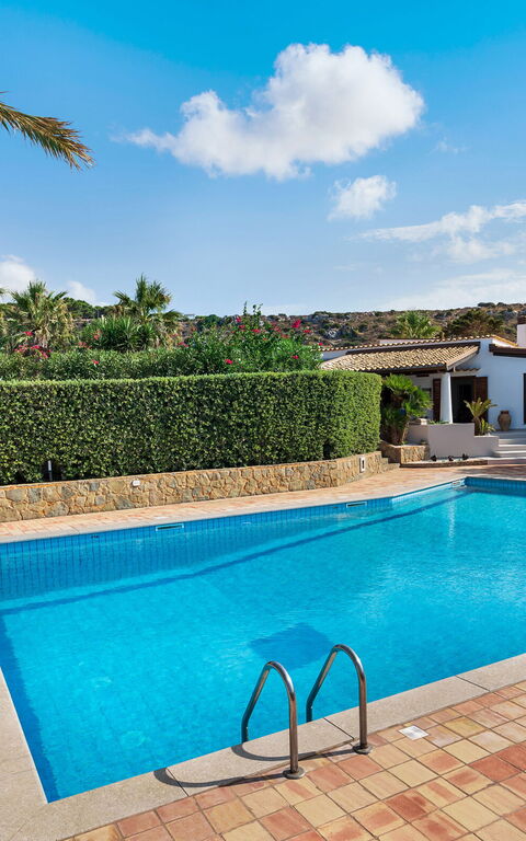 Villa Cala Mancina: bassin, Extérieur, Extérieurs
