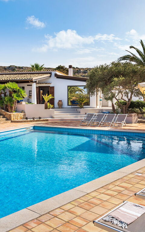 Villa Cala Mancina: bassin, Extérieur, Extérieurs