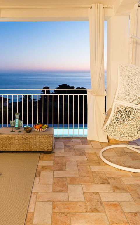 Villa Pales: Balcon / Terrasse / Patio, Extérieur, Vues