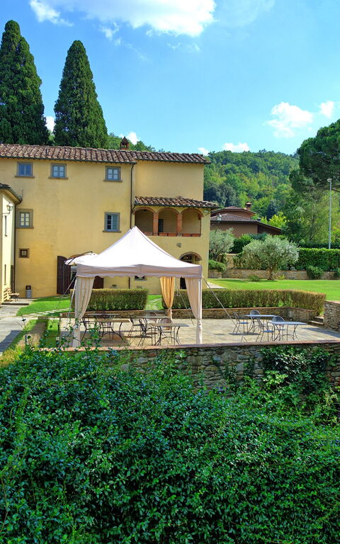 Santa Flora: Extérieur, Jardin