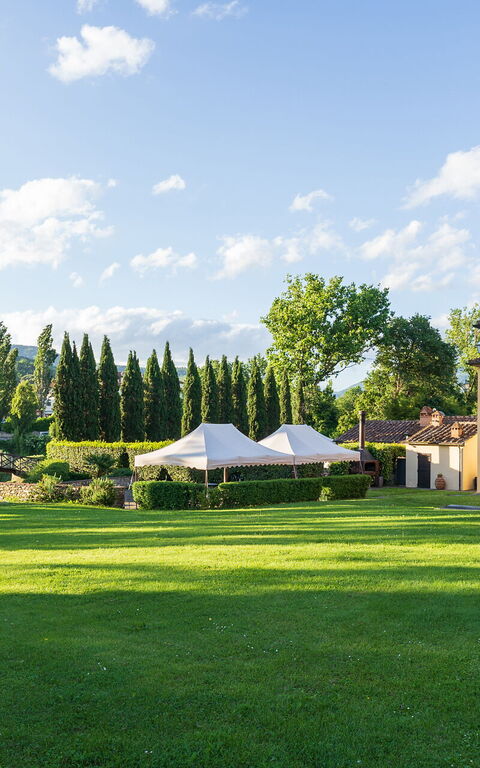 Santa Flora: Extérieur, Extérieurs, Jardin