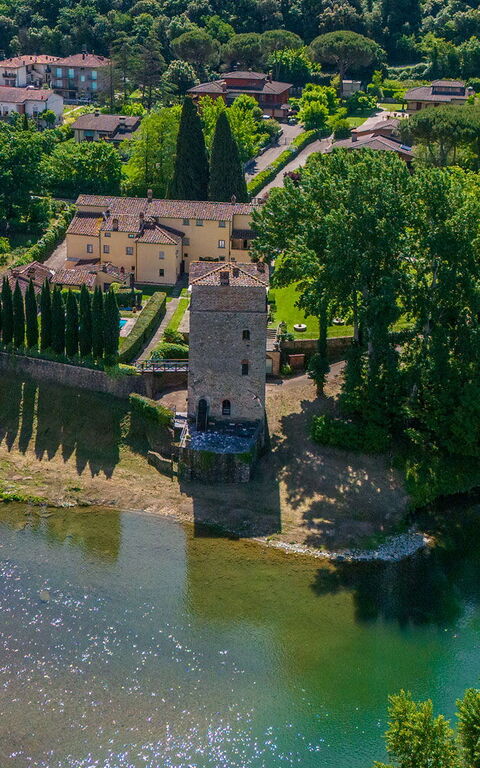 Santa Flora: Extérieur, Vues