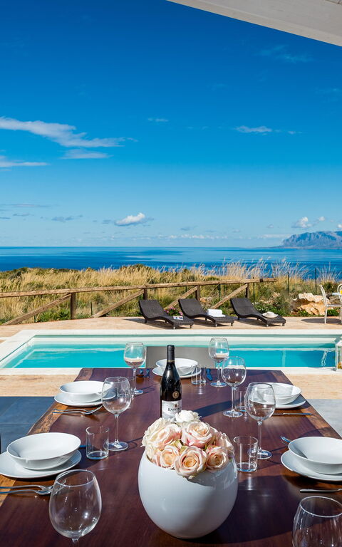 Villa Livreri: Balcon / Terrasse / Patio, bassin, Été, Extérieur, Vues