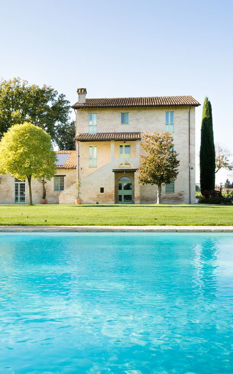 Villa Apollinare: bassin, Été