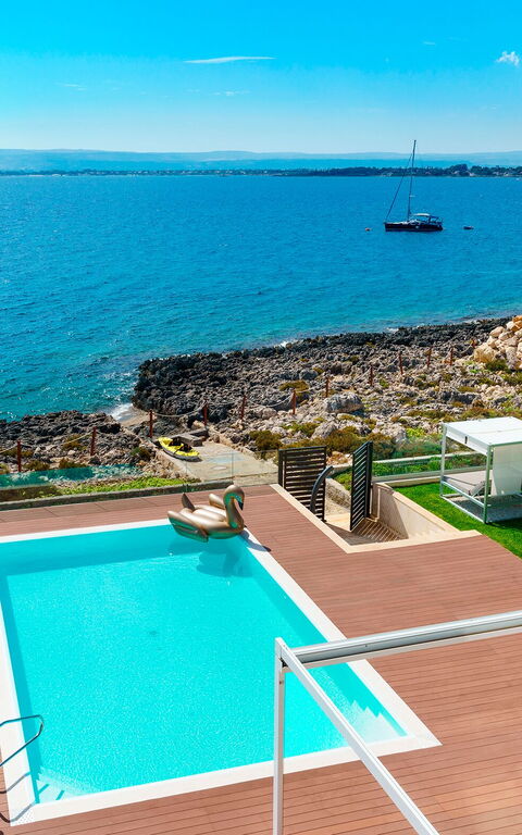 Villa Angelina: bassin, Vues