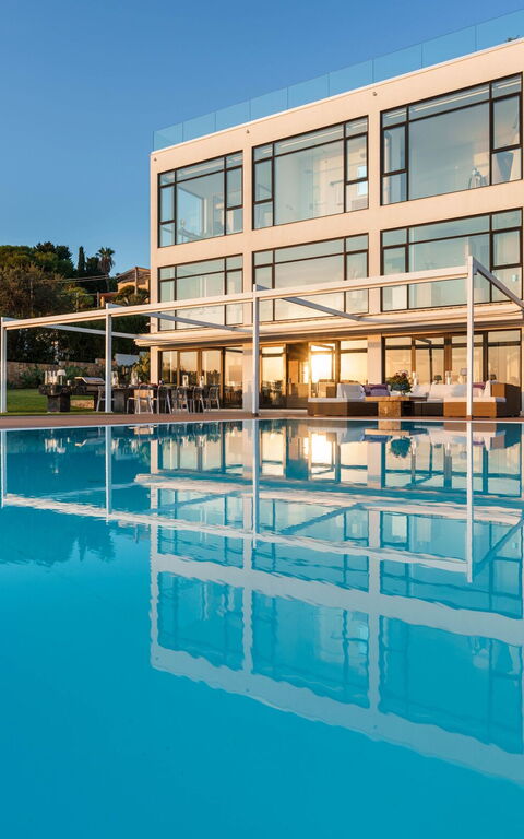 Villa Angelina: bassin, Extérieurs