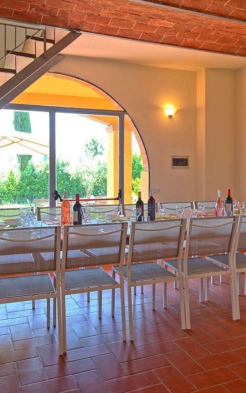 Nicola: Salle à manger