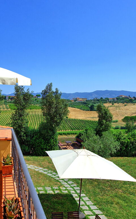 Nicola: Extérieur, Vues