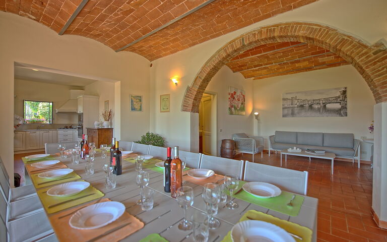 Nicola: Salle à manger