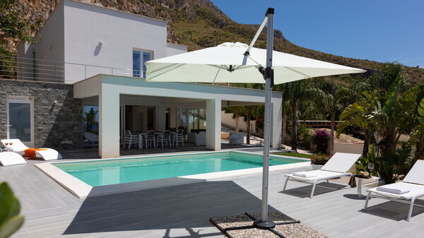 Villa Annalisa: bassin, Été, Extérieur, Jardin