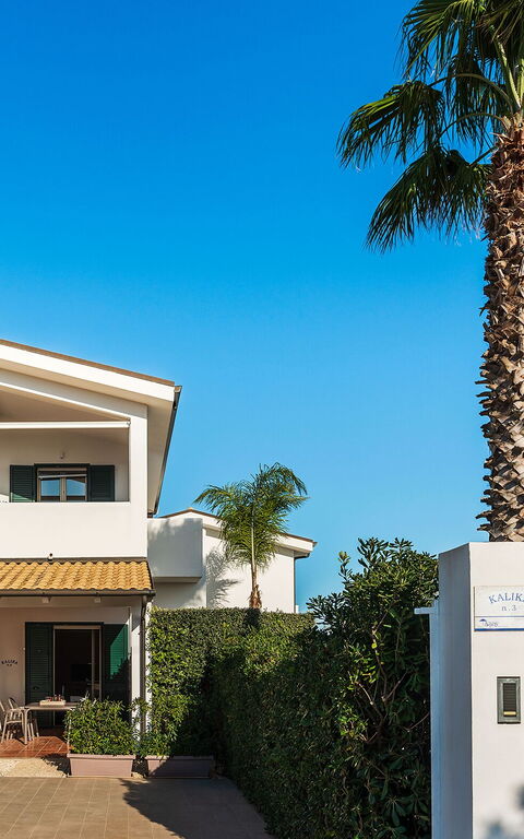 Anny: Extérieurs, Jardin