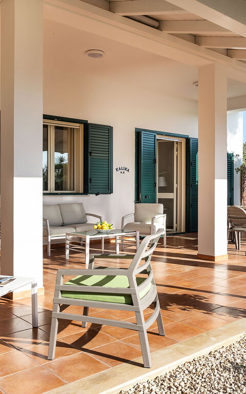 Anny: Extérieurs, Jardin