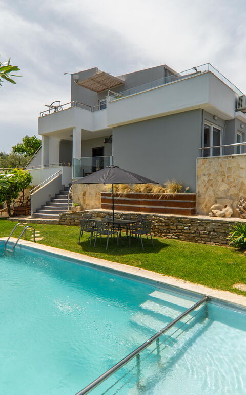 Villa Eftychia: bassin, Extérieur, Jardin