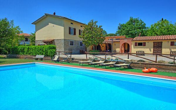 Zeffiro: bassin, Été, Extérieurs