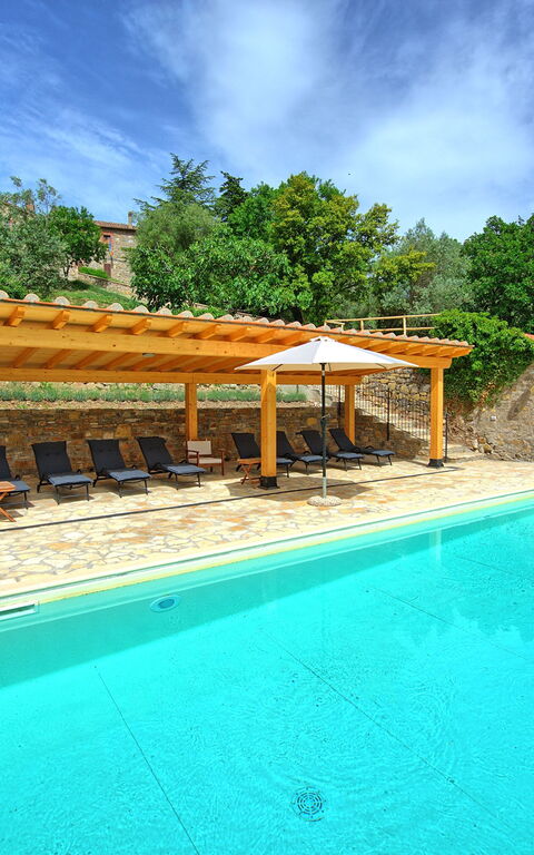 Villa Collina: Balcon / Terrasse / Patio, bassin