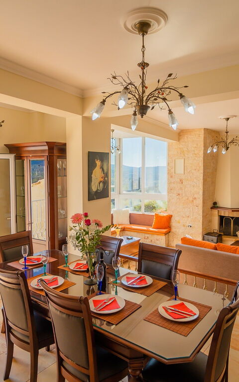 Villa Dinos: Salle à manger