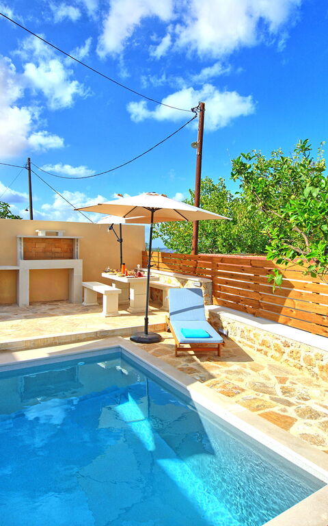 Villa Vicilla: bassin, Extérieur