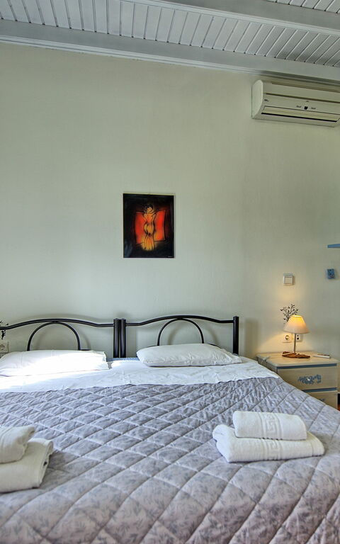 Beach Villa Athanasia: chambre à coucher