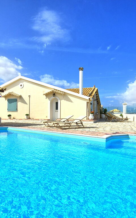 Beach Villa Athanasia: bassin