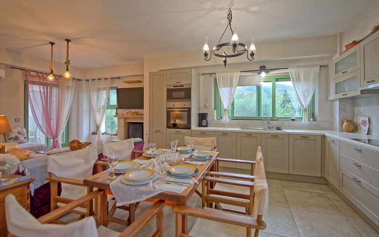 Villa Elaia: Cuisine, Salle à manger