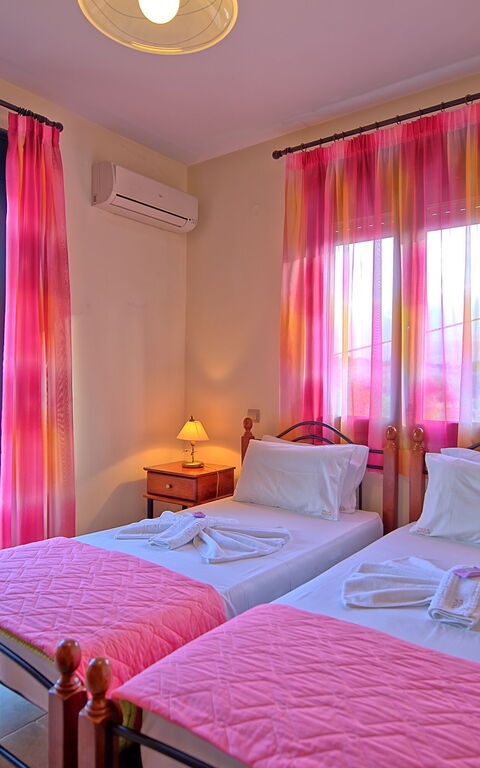 Villa Koules: chambre à coucher