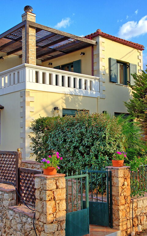 Villa Koules: Extérieur, Extérieurs