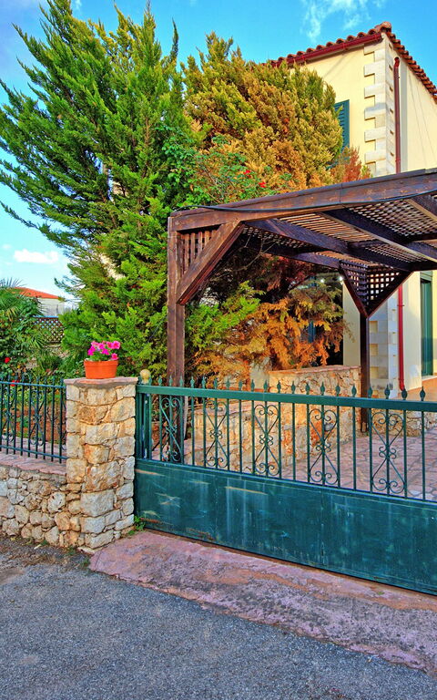 Villa Koules: Extérieur, Extérieurs