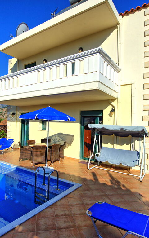 Villa Koules: bassin, Extérieur, Jardin