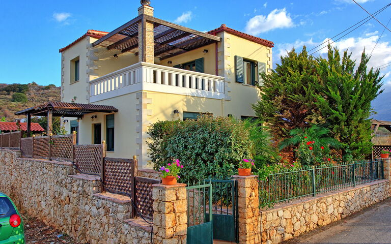 Villa Koules: Extérieur, Extérieurs