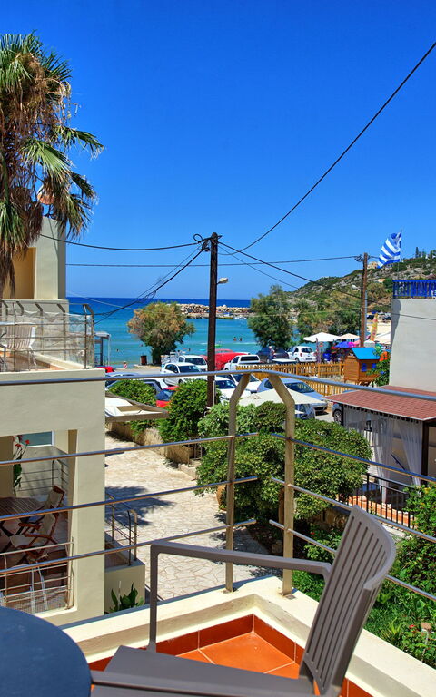Houses By The Sea: Extérieur