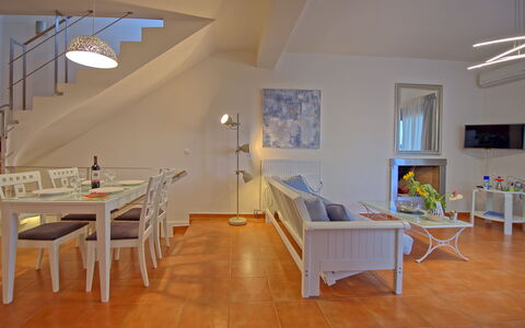 Logement Kastellina: Salle à manger, Salon