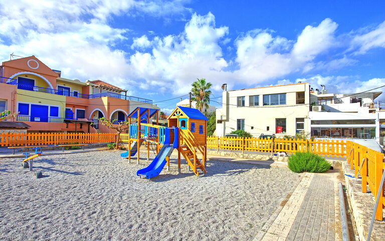 Houses By The Sea: Extérieur
