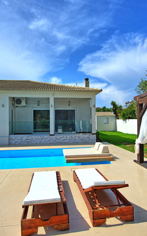 Beach Villa Christina: bassin